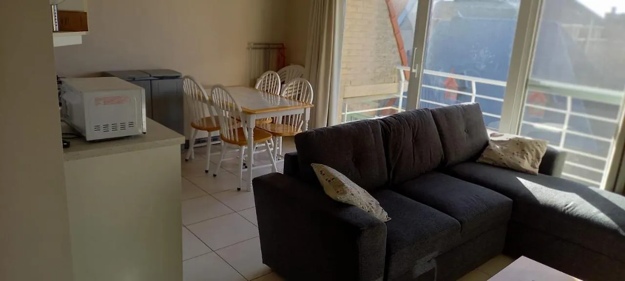 Appartement Vlakbij Zee En Duinen Bredene